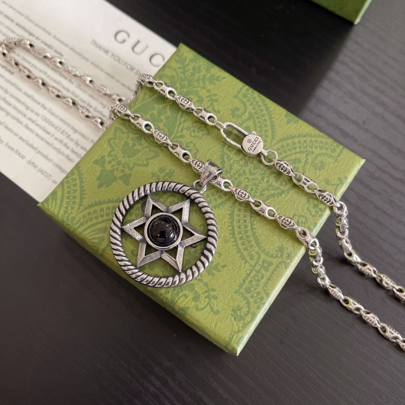 G*u*i necklaces